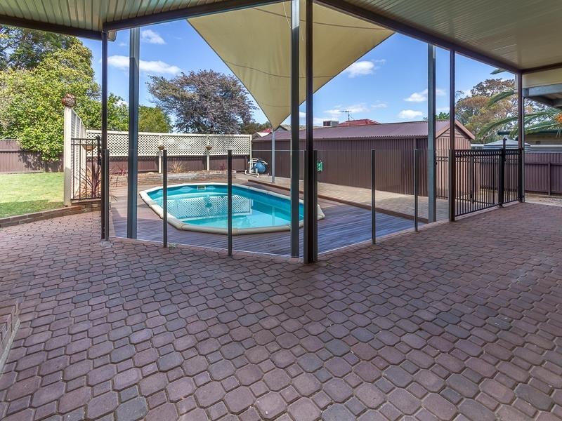 33 O’Grady Drive, Para Hills SA 5096