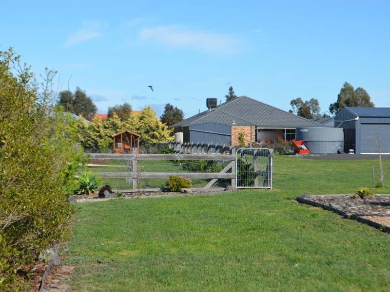 41 Balbethan Drive, Sunbury VIC 3429