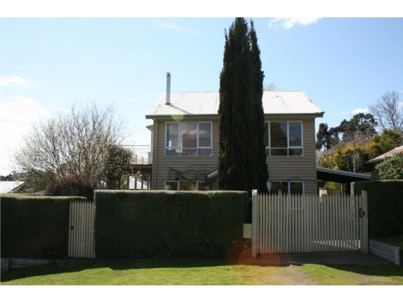 1A MacAdam Street West, Daylesford VIC 3460