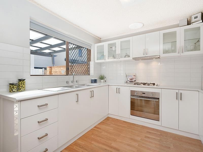 2/90 Robert Street, Como WA 6152