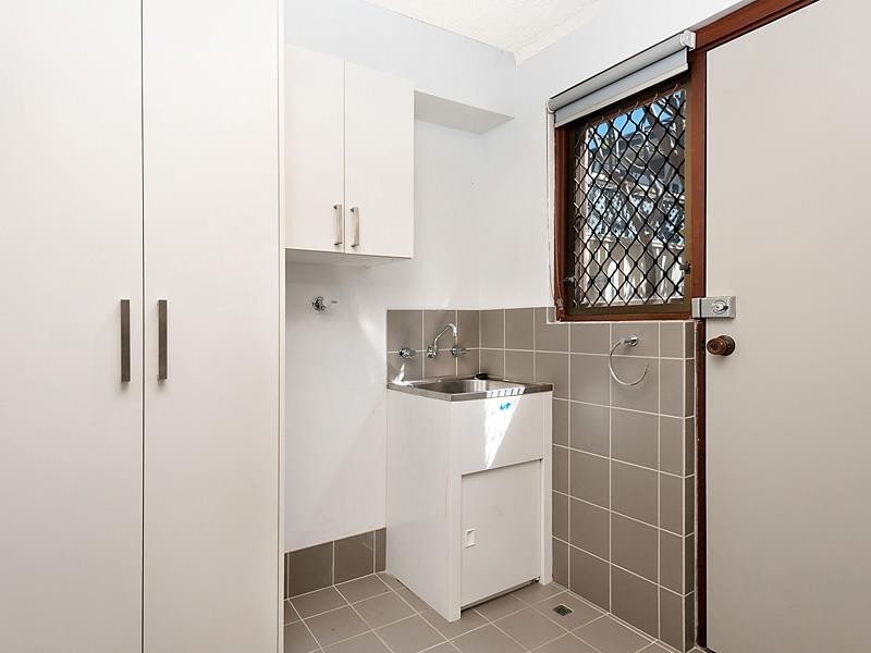 2/90 Robert Street, Como WA 6152