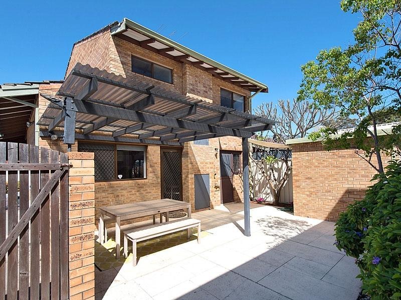 2/90 Robert Street, Como WA 6152