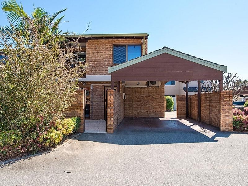 2/90 Robert Street, Como WA 6152