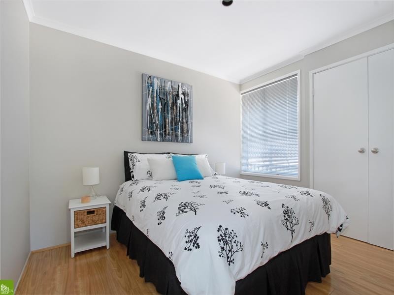 8 Swan Place, Albion Park NSW 2527