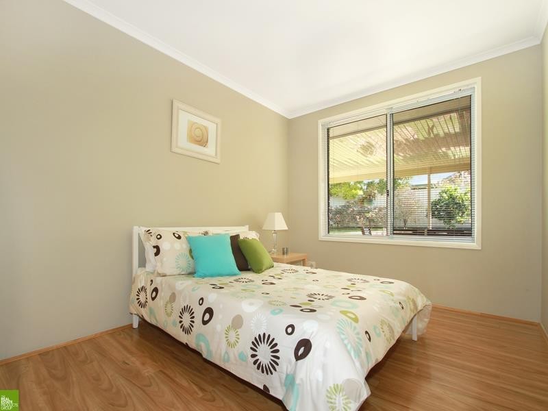 8 Swan Place, Albion Park NSW 2527