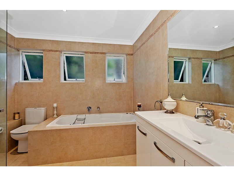 90 McCarrs Creek Road, Church Point NSW 2105