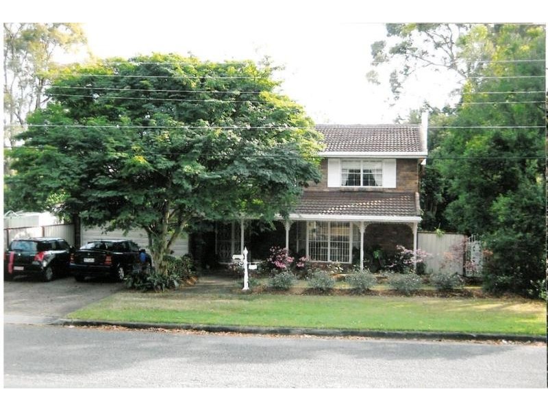 4 Curlew Street, Birkdale QLD 4159