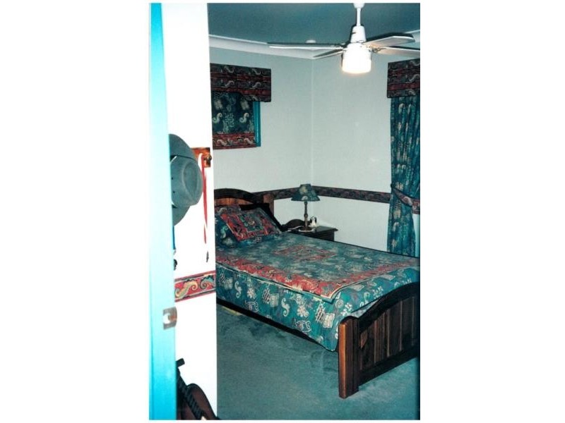 4 Curlew Street, Birkdale QLD 4159