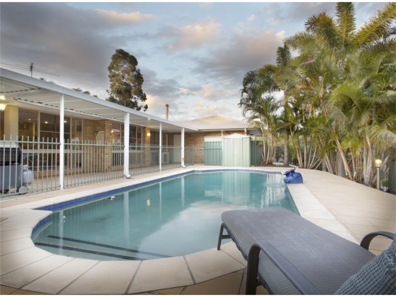 93 Rue Montaigne, Petrie QLD 4502