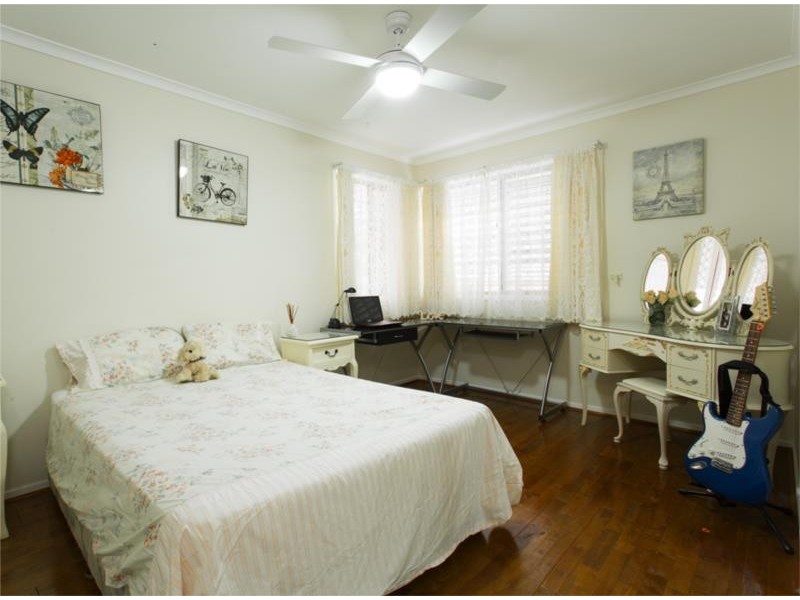 93 Rue Montaigne, Petrie QLD 4502