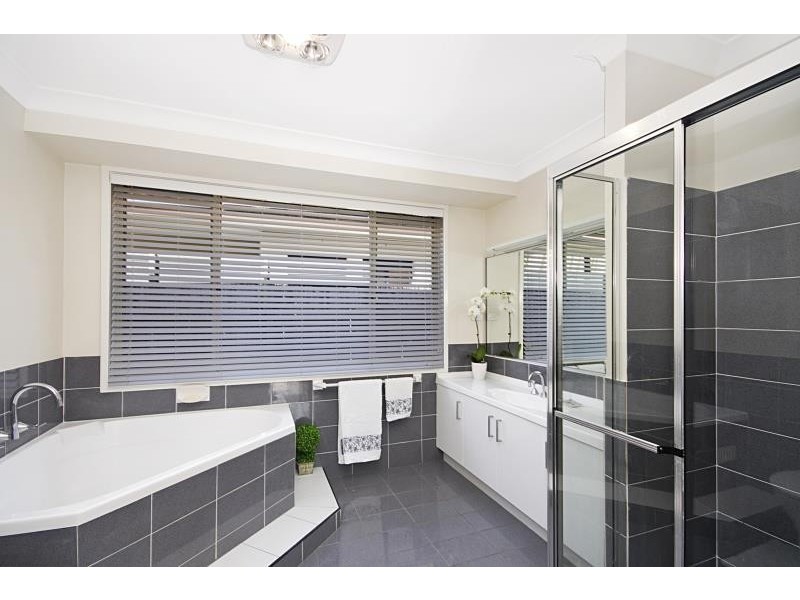 26 Poplars Avenue, Bateau Bay NSW 2261