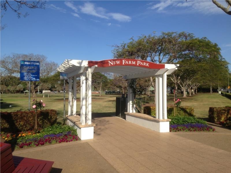 95 Oxlade Drive, New Farm QLD 4005