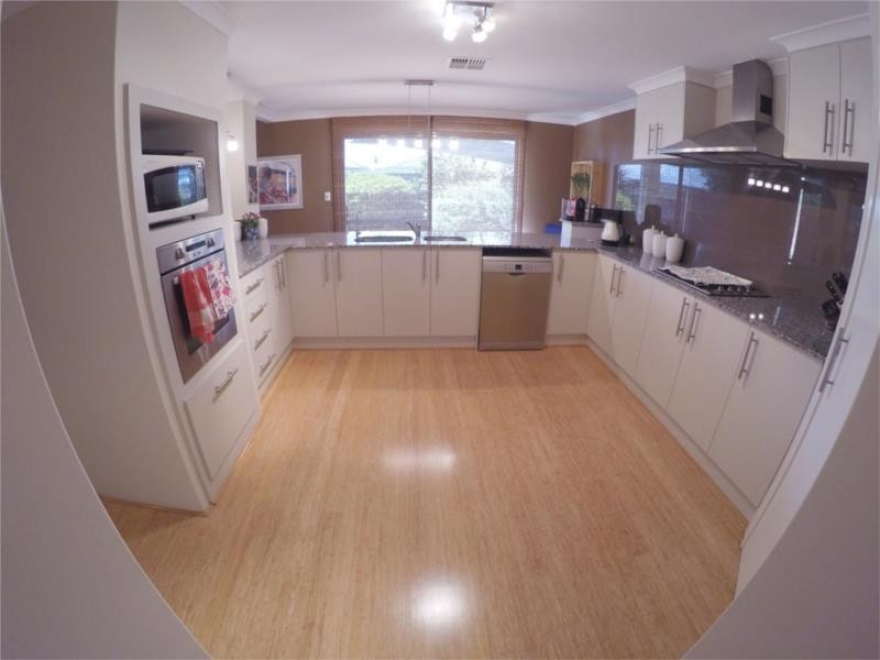 6 Brussels Circuit, Port Kennedy WA 6172