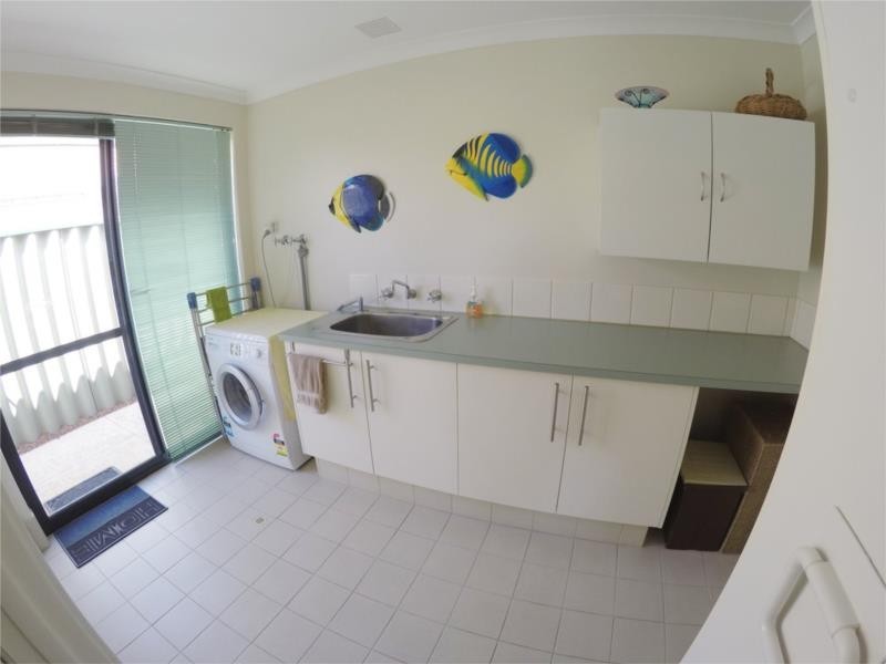 6 Brussels Circuit, Port Kennedy WA 6172