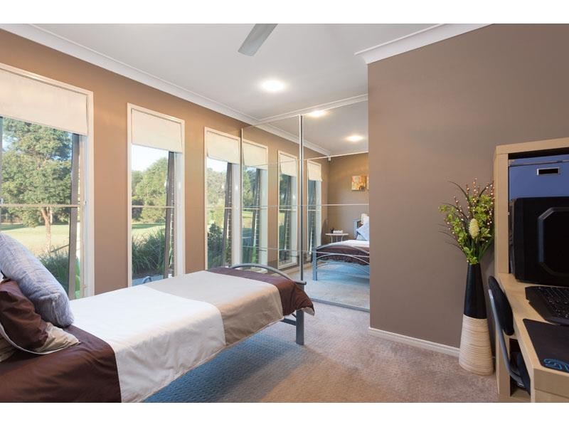 30 John Markwell Parade, Daisy Hill QLD 4127