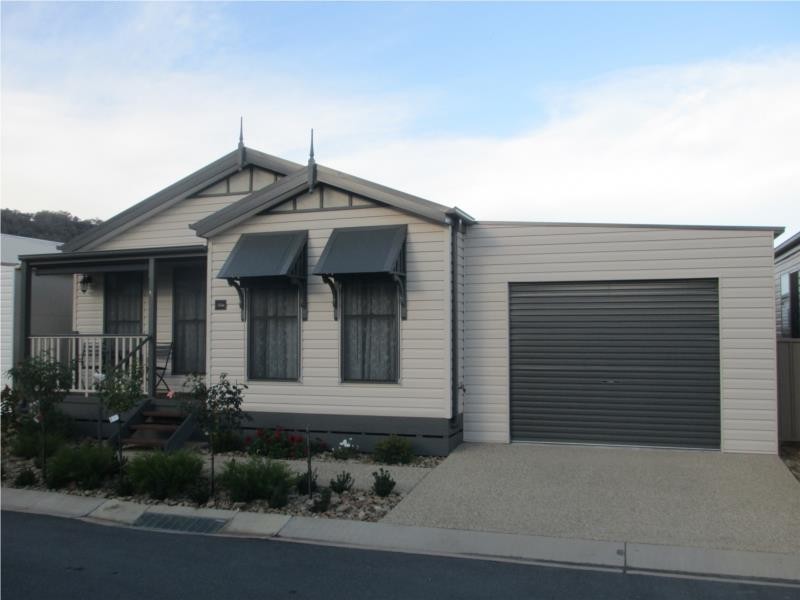 42/639 Kemp Street, Lavington NSW 2641