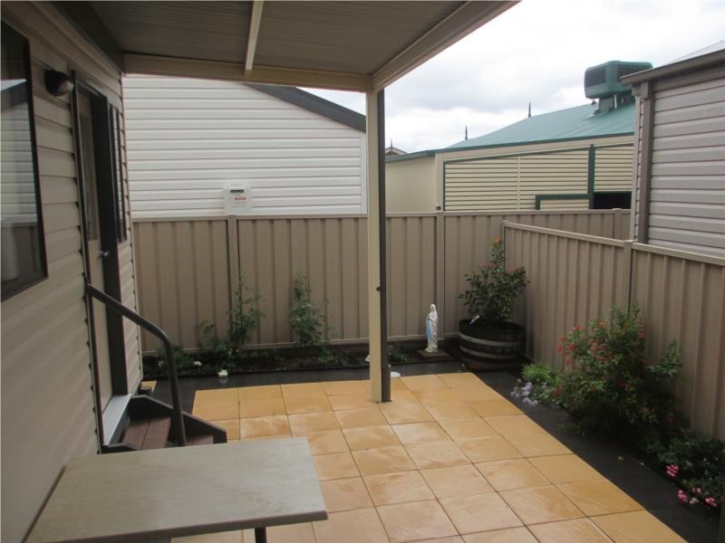 42/639 Kemp Street, Lavington NSW 2641