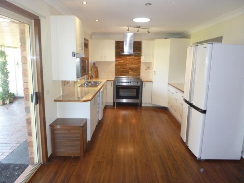 18 WENTWORTH DRIVE, Kelso NSW 2795