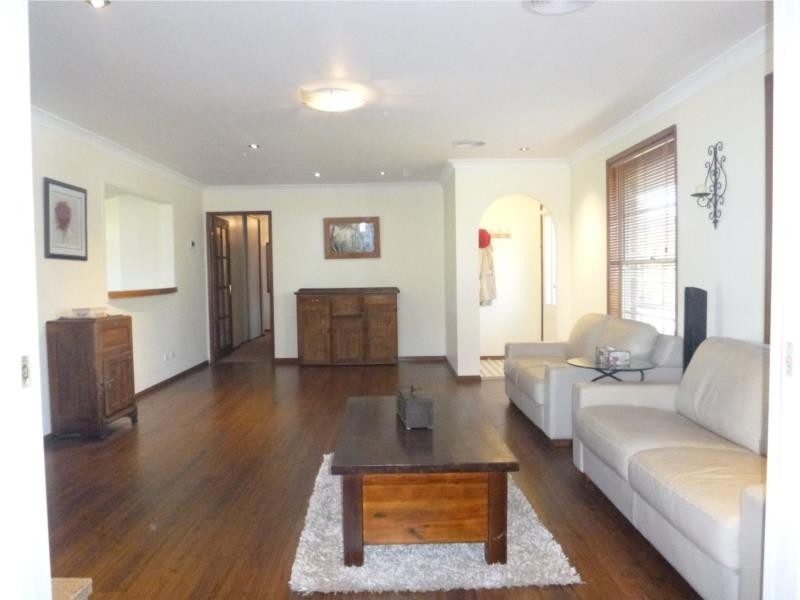 18 WENTWORTH DRIVE, Kelso NSW 2795