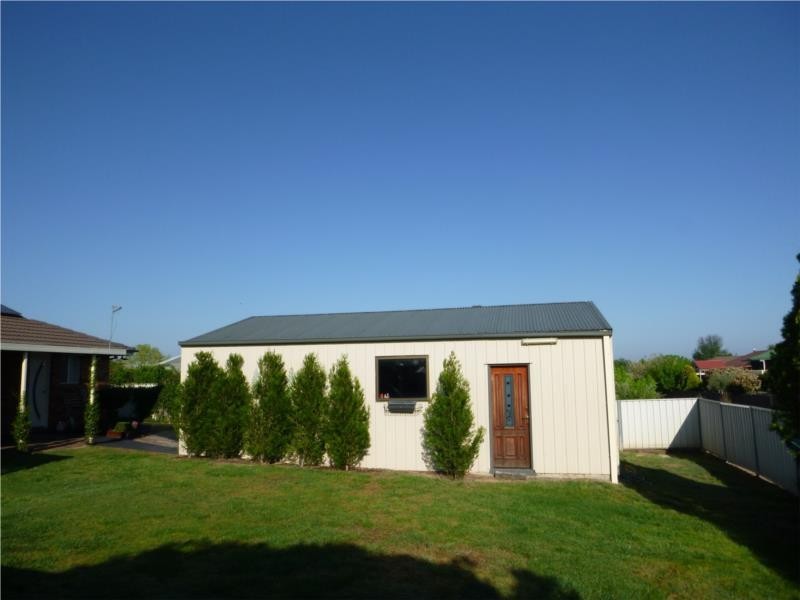 18 WENTWORTH DRIVE, Kelso NSW 2795