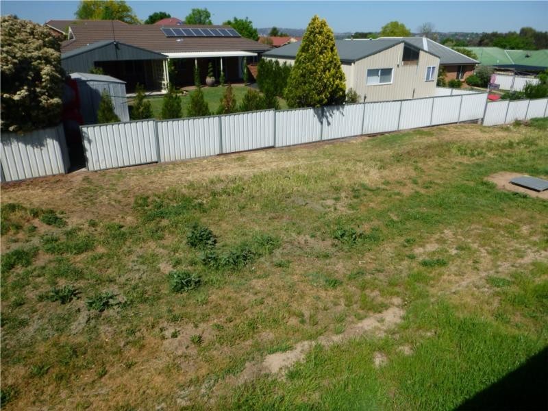 18 WENTWORTH DRIVE, Kelso NSW 2795