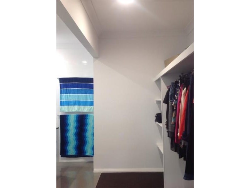 8 Stradbroke Street, Mountain Creek QLD 4557