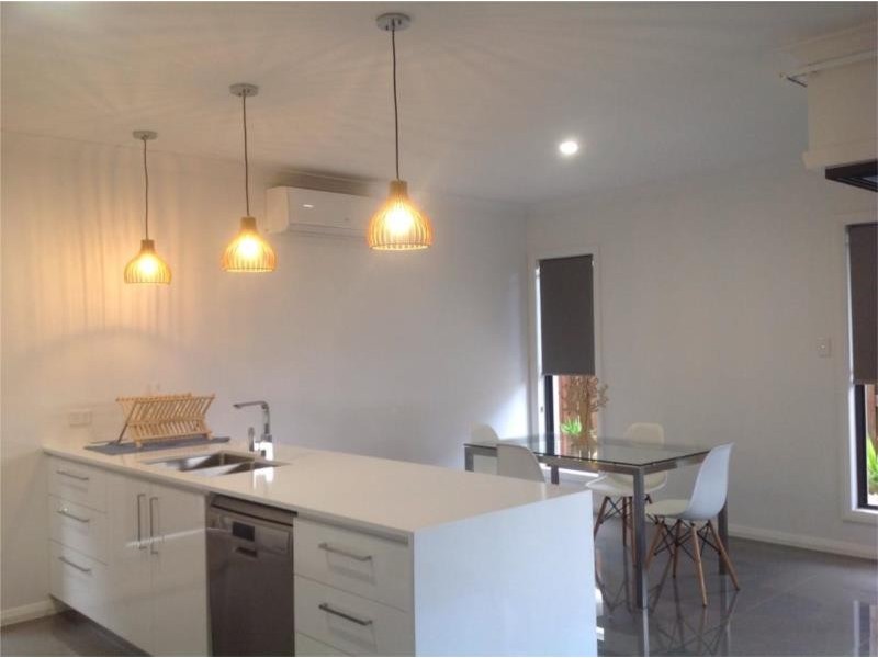 8 Stradbroke Street, Mountain Creek QLD 4557