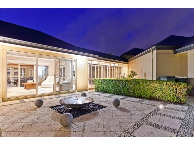 60 Discovery Circuit, Iluka WA 6028