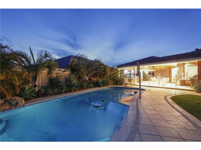 11 La Grange Loop, Currambine WA 6028