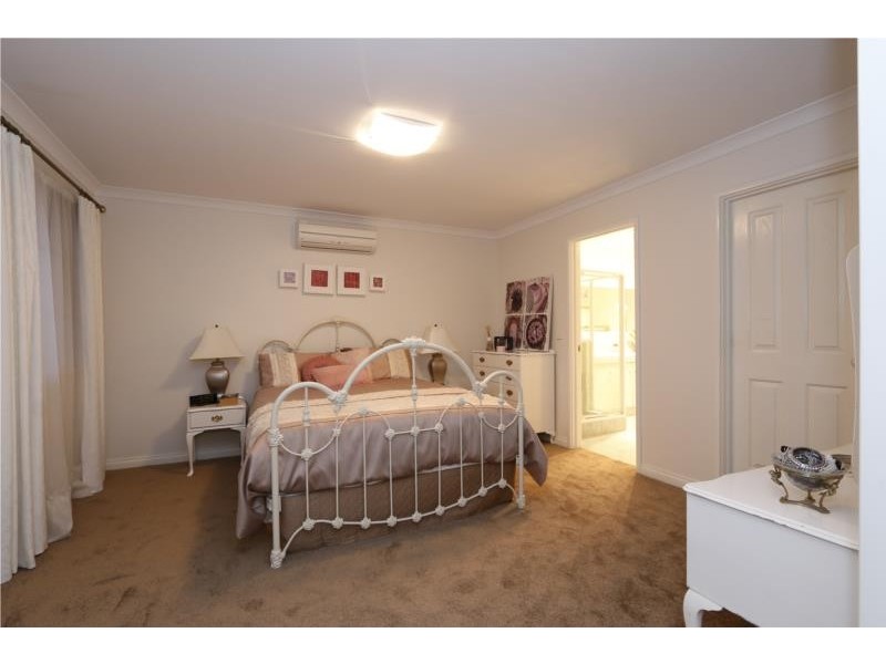 11 La Grange Loop, Currambine WA 6028