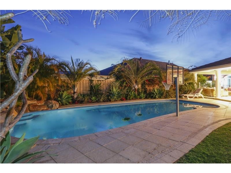 11 La Grange Loop, Currambine WA 6028