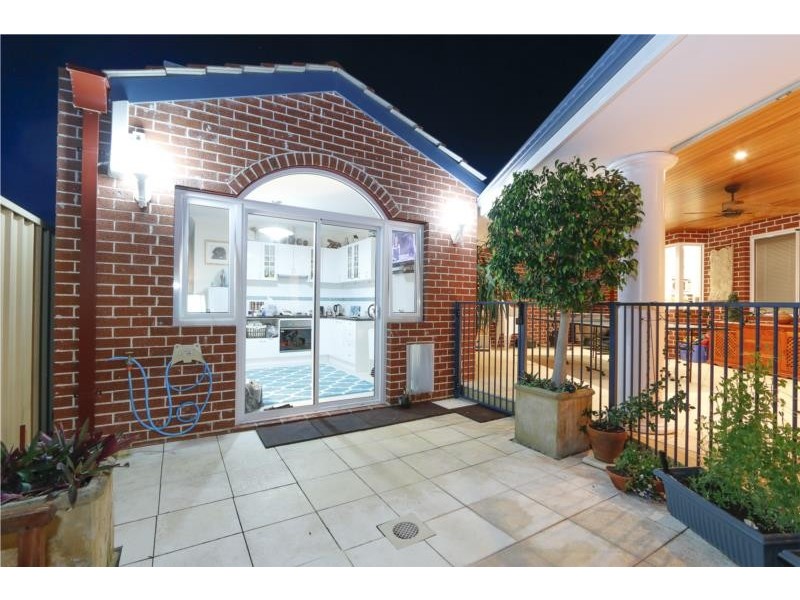 11 La Grange Loop, Currambine WA 6028