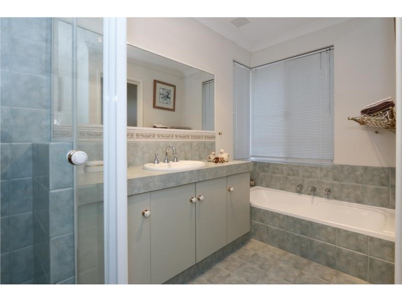 11 La Grange Loop, Currambine WA 6028