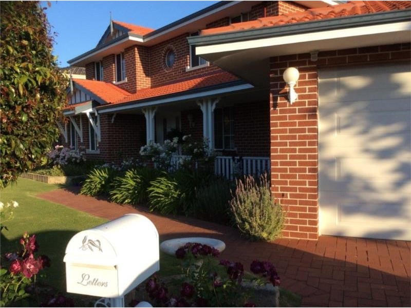 11 La Grange Loop, Currambine WA 6028