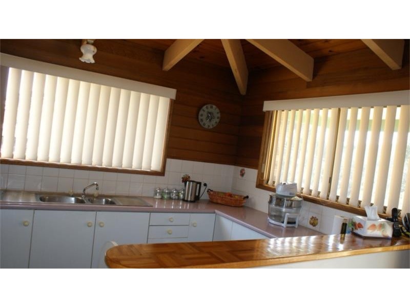 13 Currowan Street, Nelligen NSW 2536