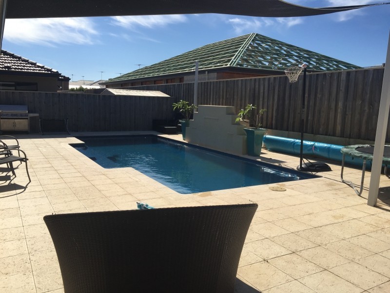 279 Peelwood Parade, Halls Head WA 6210
