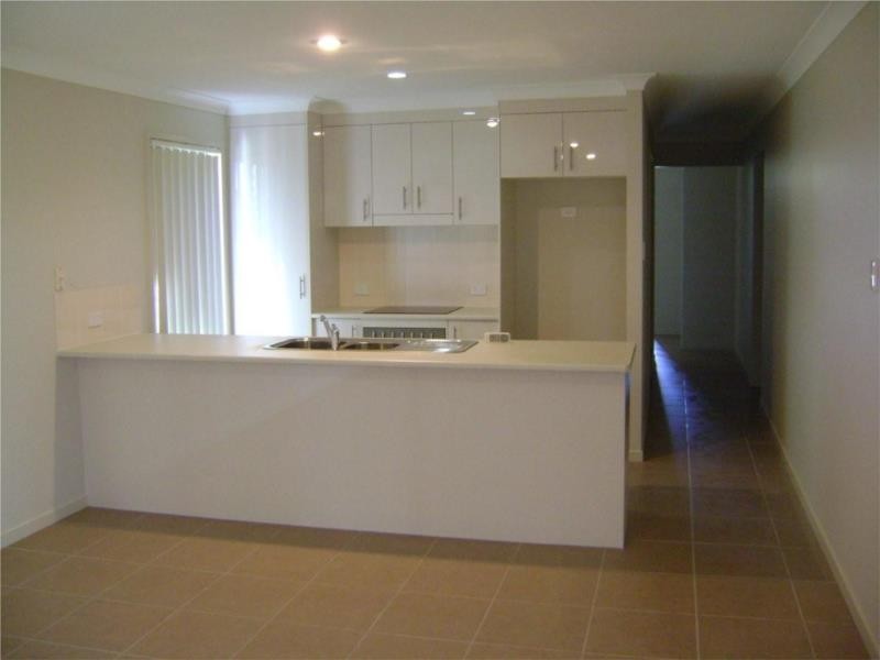 11 Sears Parade, North Lakes QLD 4509