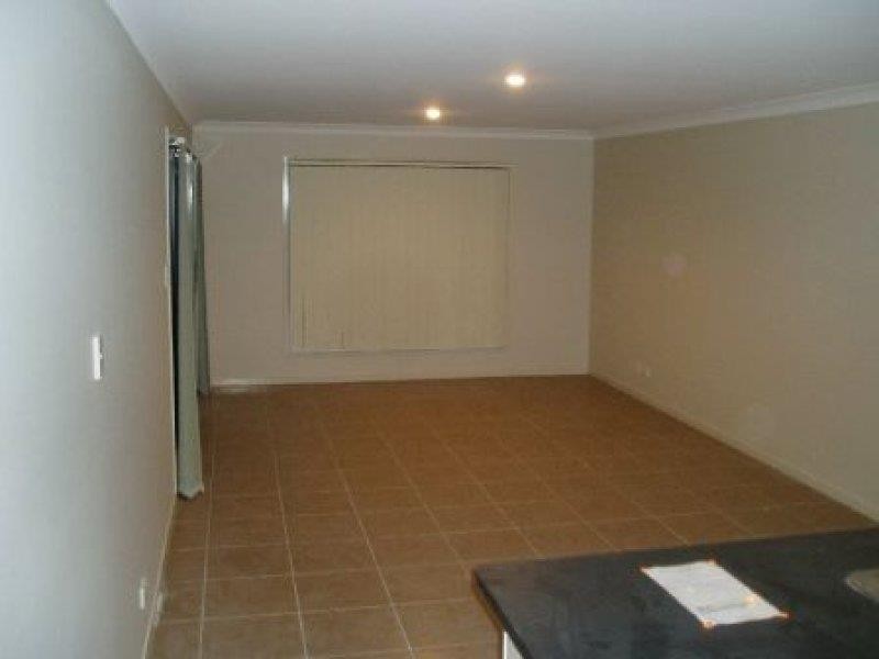 11 Sears Parade, North Lakes QLD 4509