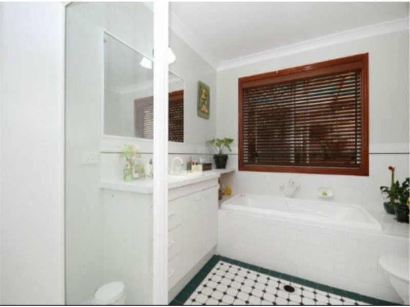 71 Lakeside Crescent, Forest Lake QLD 4078