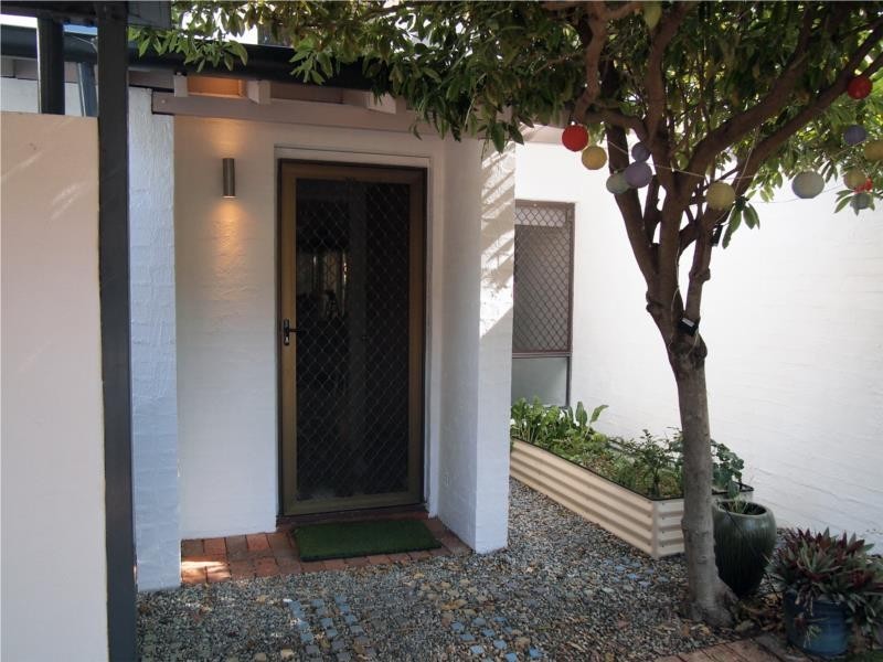 5 Aranda Place, Leederville WA 6007