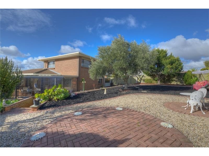 4 Hill Ridge Court, Wynn Vale SA 5127