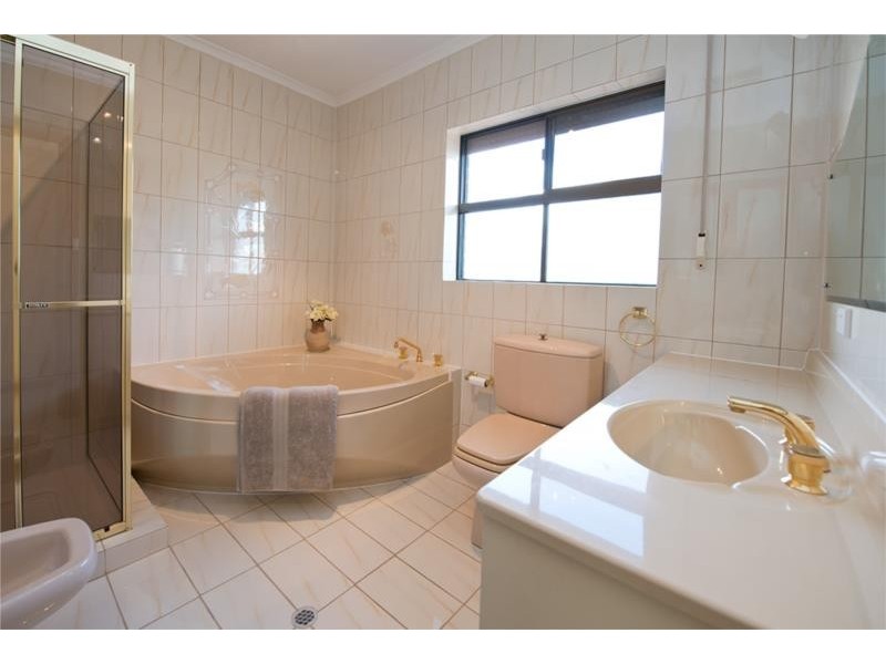 4 Hill Ridge Court, Wynn Vale SA 5127