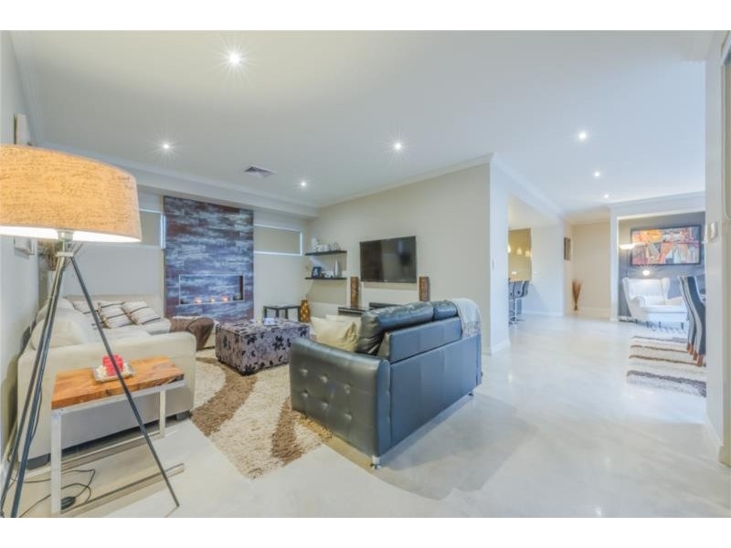 8 Bramham Street, Landsdale WA 6065