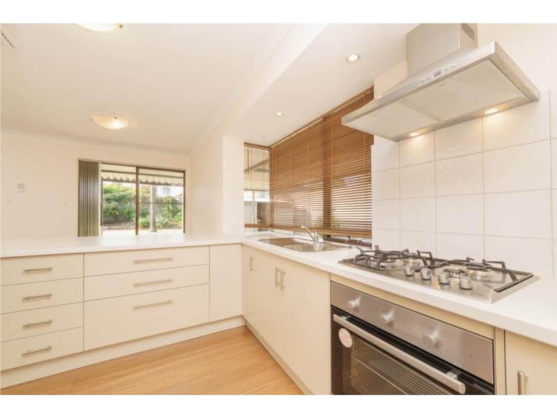 10 Heron Way, Yangebup WA 6164