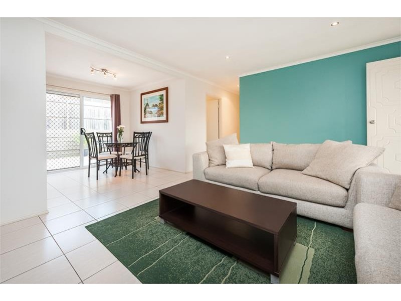 14 Lenore Crescent, Springwood QLD 4127