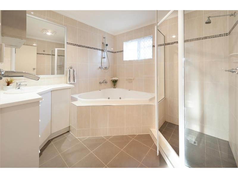 14 Lenore Crescent, Springwood QLD 4127