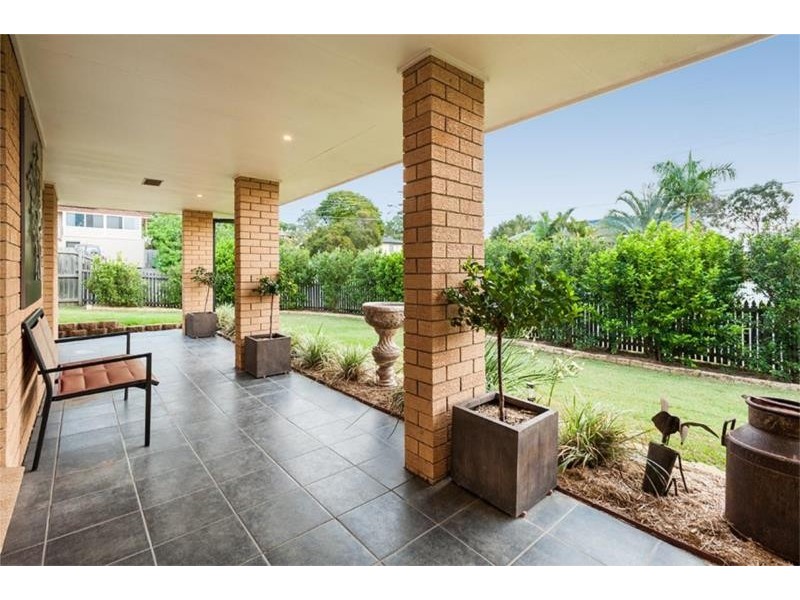 14 Lenore Crescent, Springwood QLD 4127