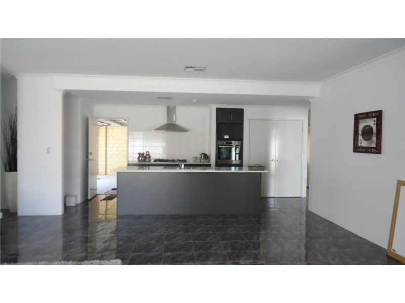 10B Cranwell Street, Thornlie WA 6108