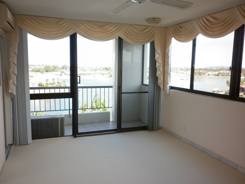 18/54 Hooker Boulevard, Mermaid Waters QLD 4218