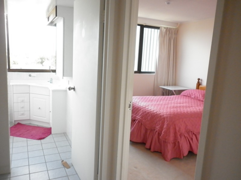 18/54 Hooker Boulevard, Mermaid Waters QLD 4218